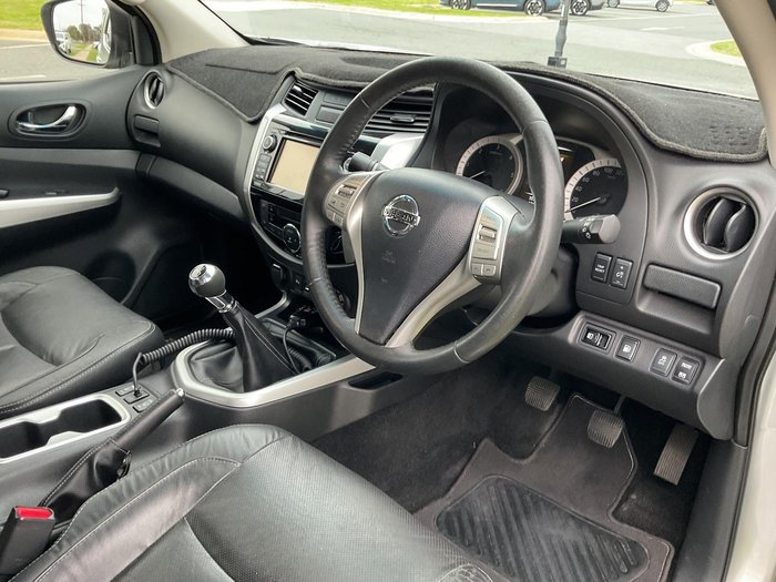 2015 Nissan Navara ST-X