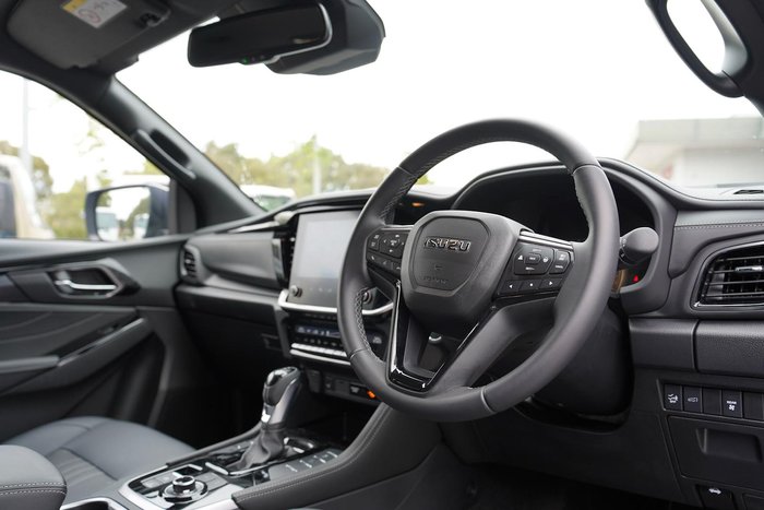 2025 Isuzu MU-X LS-T