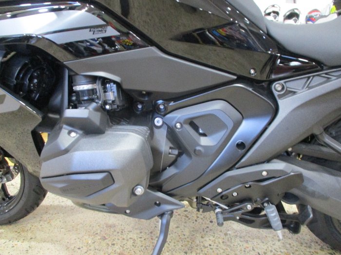 2026 BMW Motorrad R 1300 RS TRIPLE BLACK TRIPLE BLACK BLK STORM METAL
