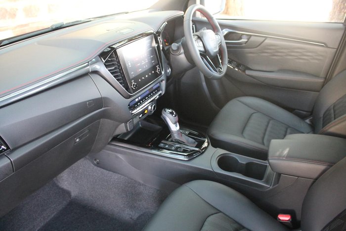 2025 Isuzu D-MAX X-TERRAIN
