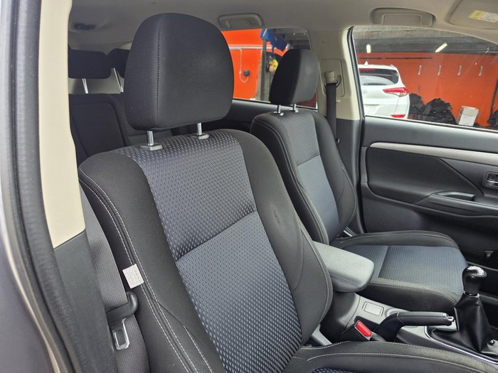 2015 Mitsubishi Outlander LS