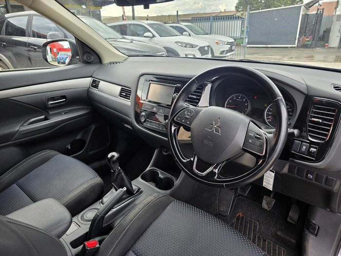 2015 Mitsubishi Outlander LS