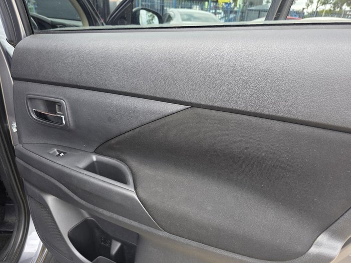 2015 Mitsubishi Outlander LS