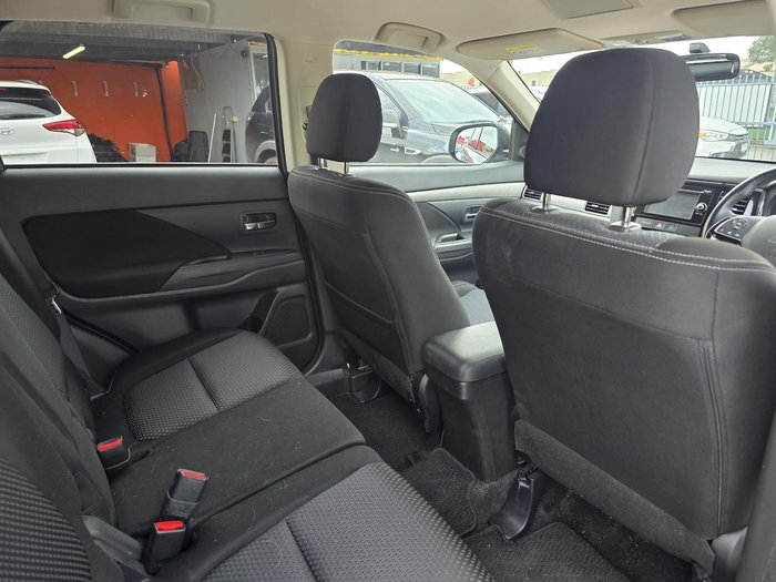 2015 Mitsubishi Outlander LS