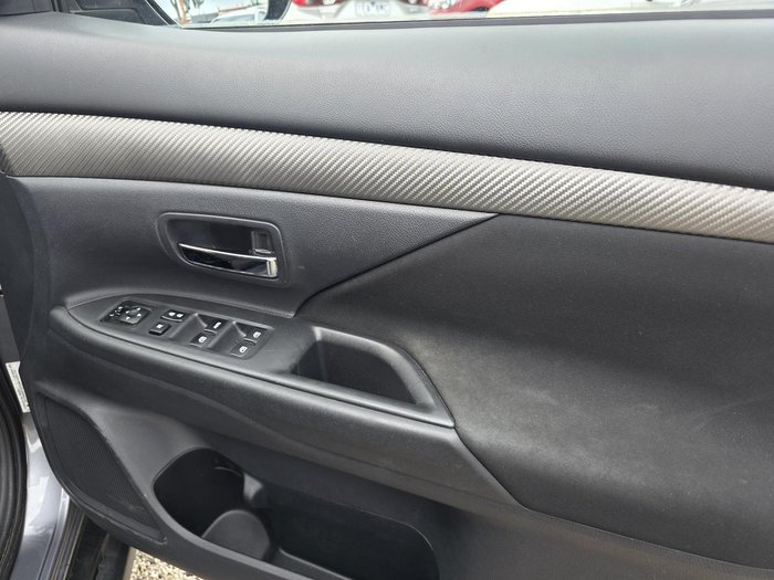 2015 Mitsubishi Outlander LS