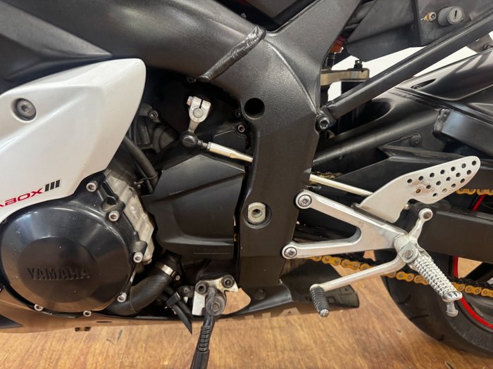 2002 Yamaha YZF-R1 WHITE