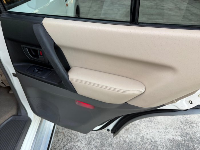 2001 MITSUBISHI PAJERO GLS LWB (4x4)