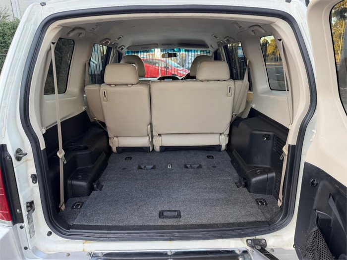 2001 MITSUBISHI PAJERO GLS LWB (4x4)