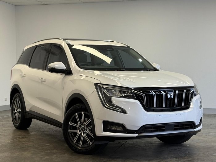 2023 Mahindra XUV700 AX7L