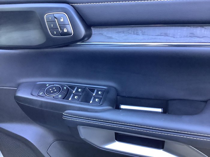 2025 Ford Everest Platinum