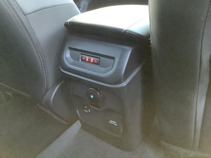 2025 Ford Everest Platinum