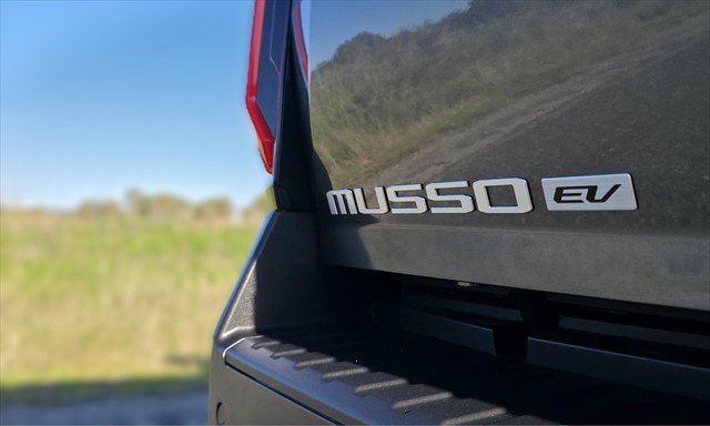 2026 KGM Musso EV AWD