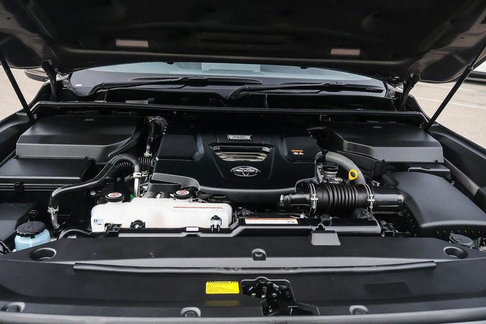 2025 Toyota Landcruiser VX