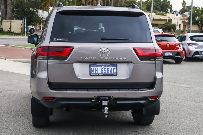 2025 Toyota Landcruiser VX