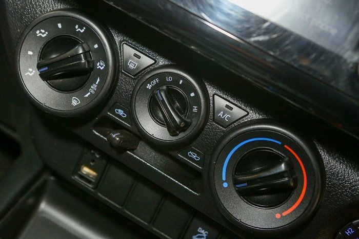 2022 Toyota Hilux SR