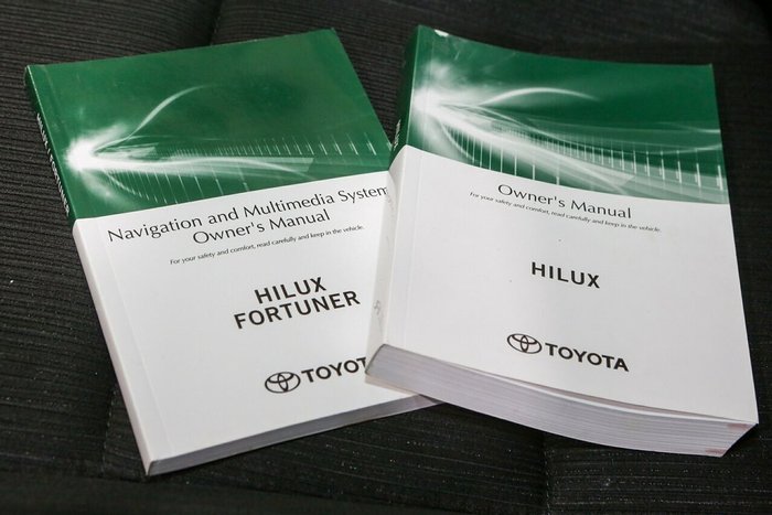 2022 Toyota Hilux SR