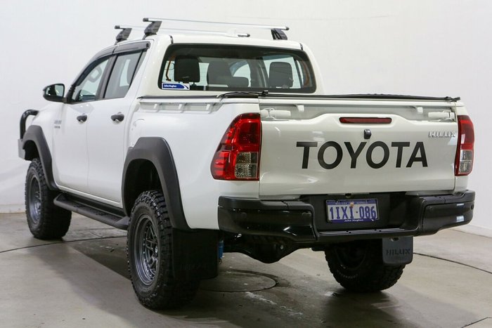 2022 Toyota Hilux SR