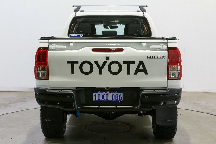 2022 Toyota Hilux SR