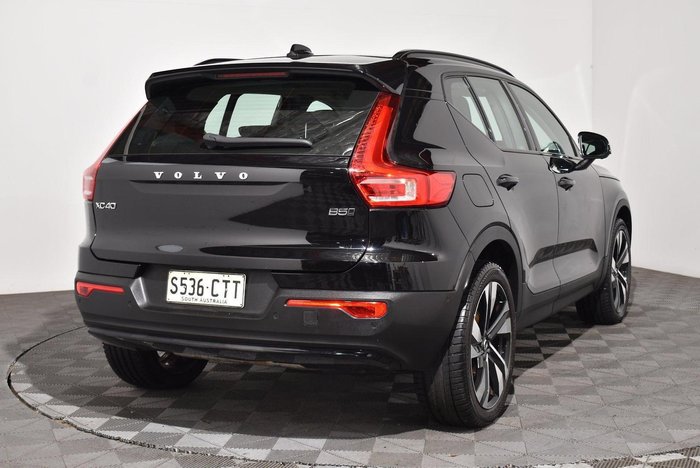 2022 Volvo XC40 Ultimate B5 Dark