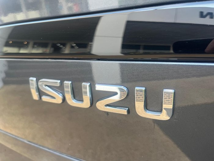 2025 Isuzu MU-X LS-T