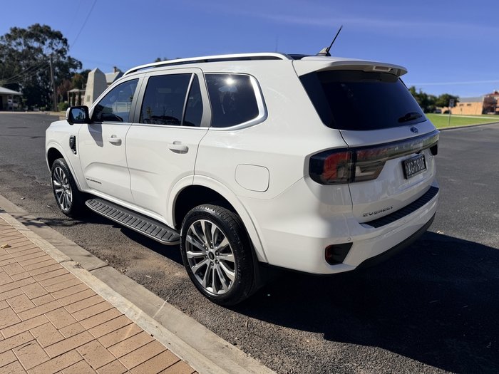 2025 Ford Everest Platinum