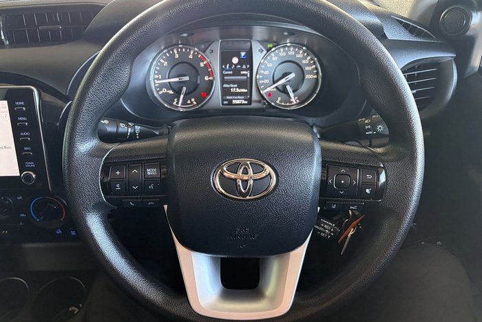 2023 Toyota Hilux SR