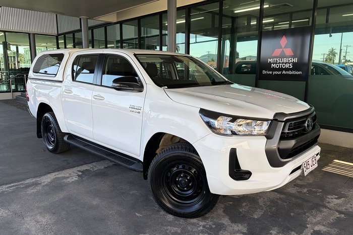 2023 Toyota Hilux SR