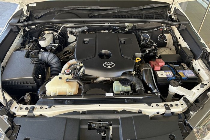 2023 Toyota Hilux SR