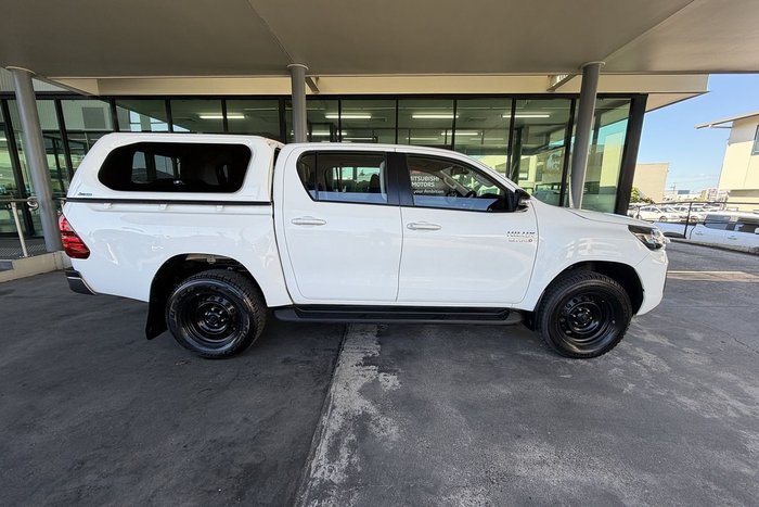 2023 Toyota Hilux SR