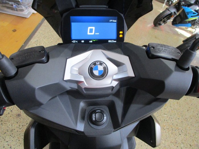 2025 BMW Motorrad C 400 X ION BEIGE