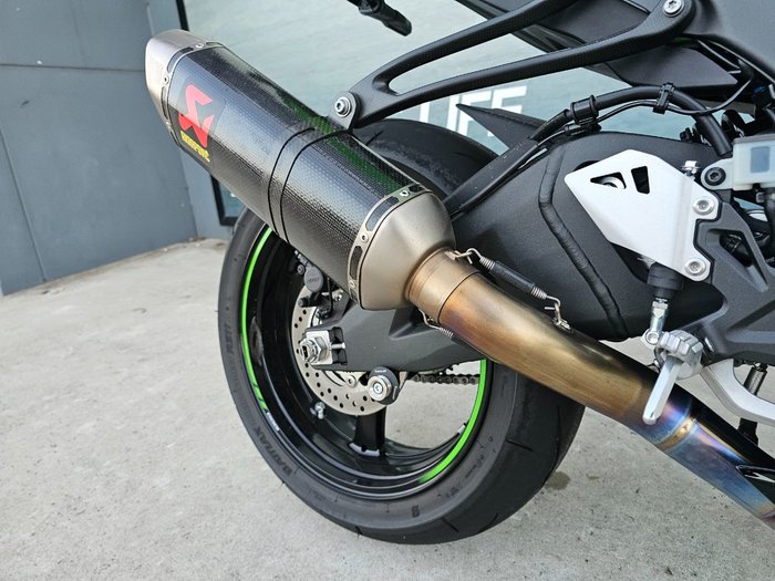 2025 Kawasaki NINJA ZX-10R Green