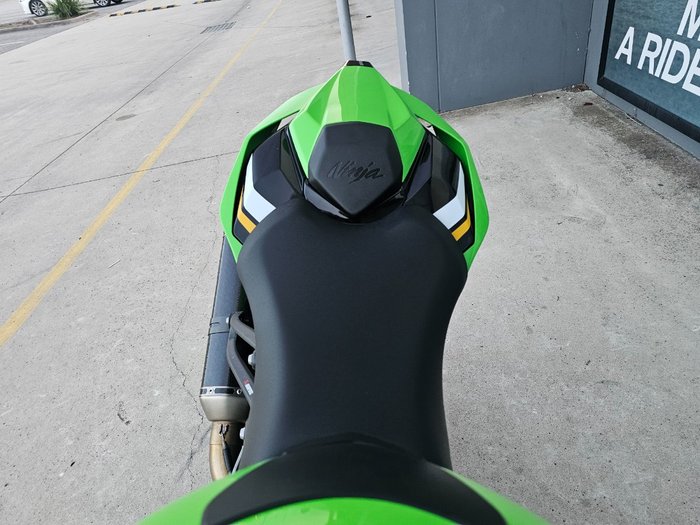 2025 Kawasaki NINJA ZX-10R Green