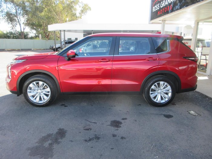 2026 Mitsubishi Outlander ES