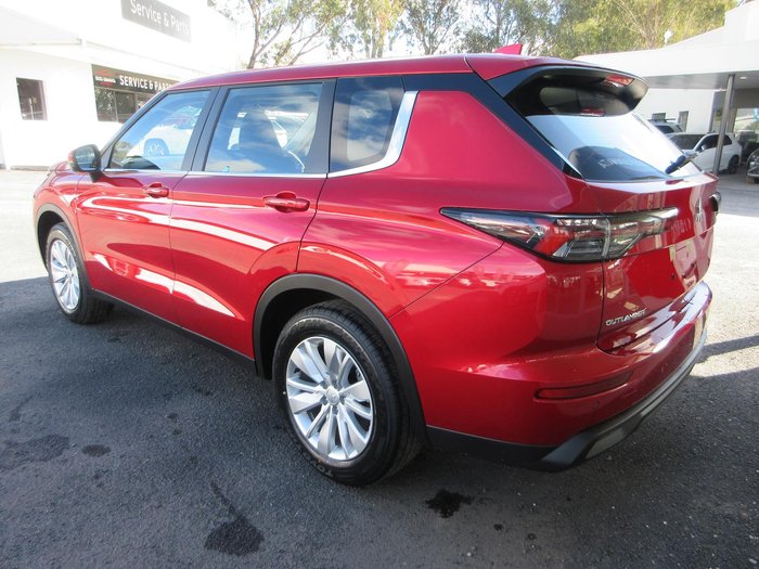 2026 Mitsubishi Outlander ES