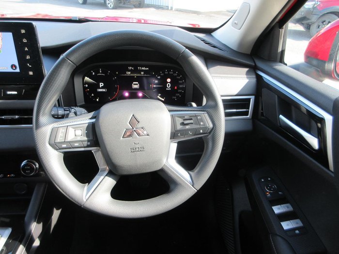 2026 Mitsubishi Outlander ES