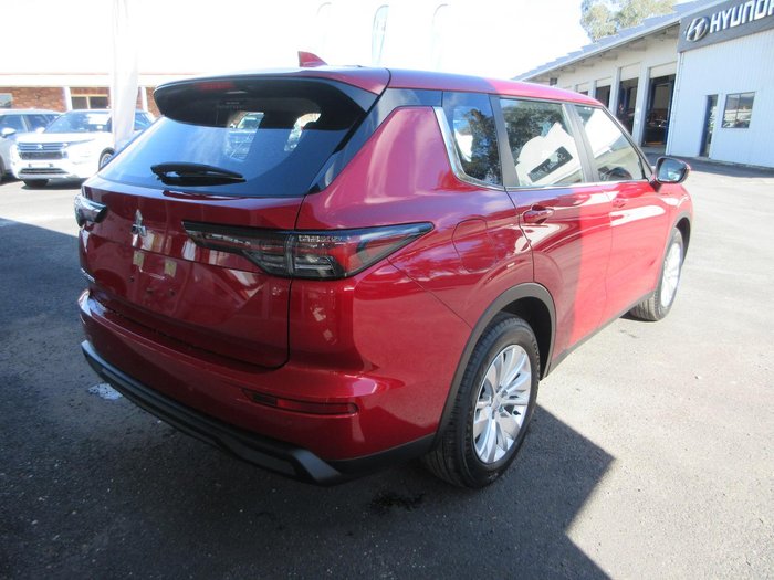 2026 Mitsubishi Outlander ES