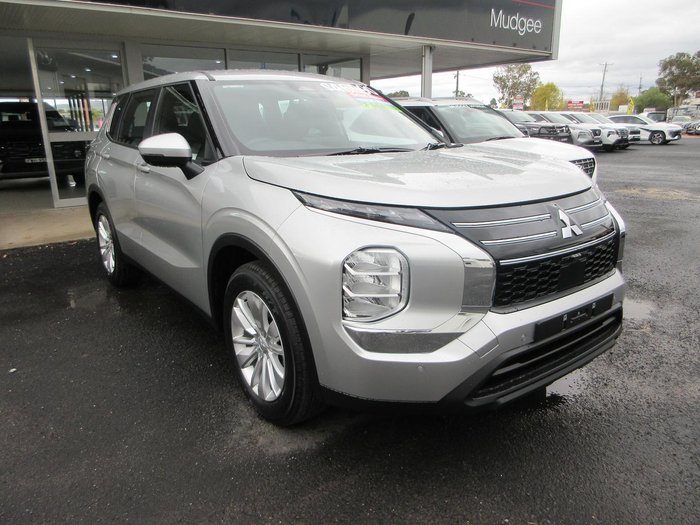 2026 Mitsubishi Outlander ES ZM MY26