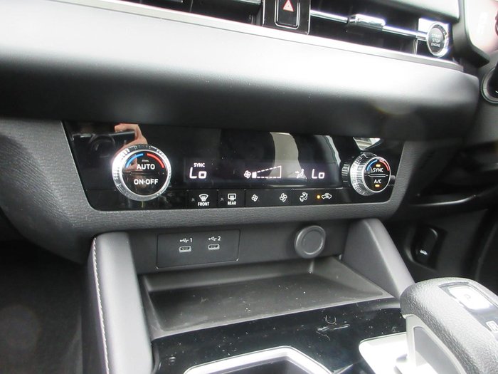 2026 Mitsubishi Outlander ES