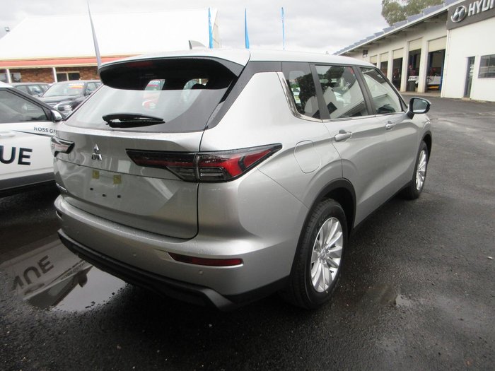 2026 Mitsubishi Outlander ES ZM MY26