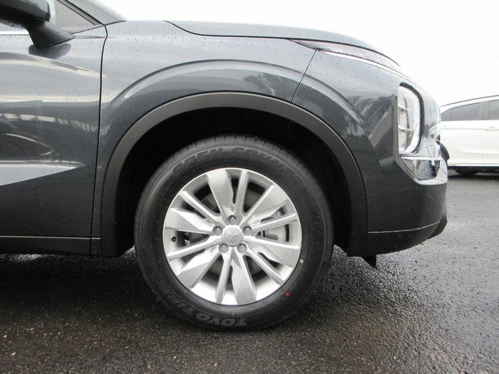 2026 Mitsubishi Outlander ES