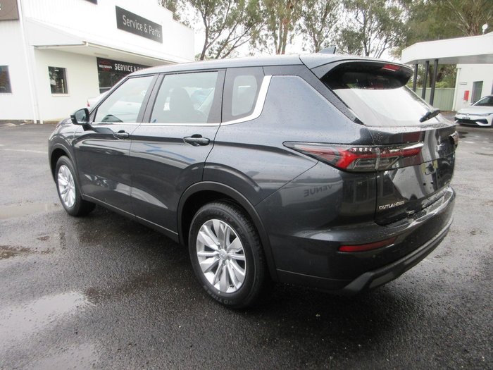 2026 Mitsubishi Outlander ES