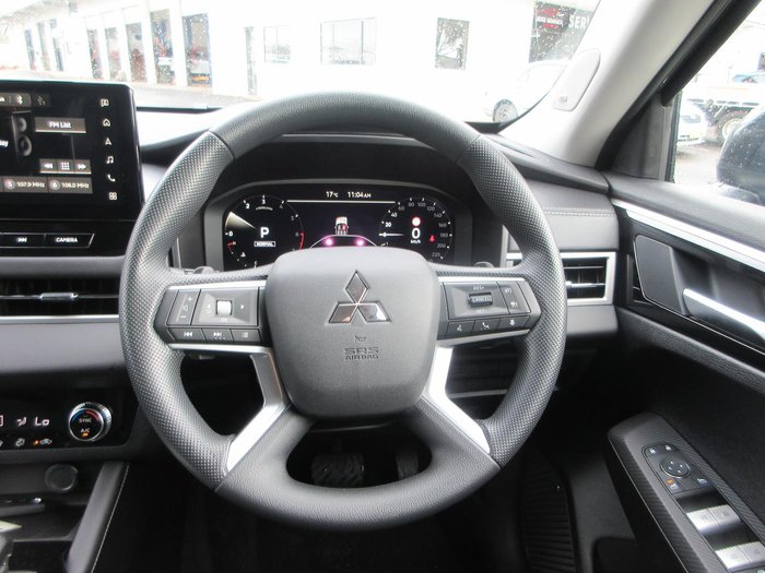 2026 Mitsubishi Outlander ES