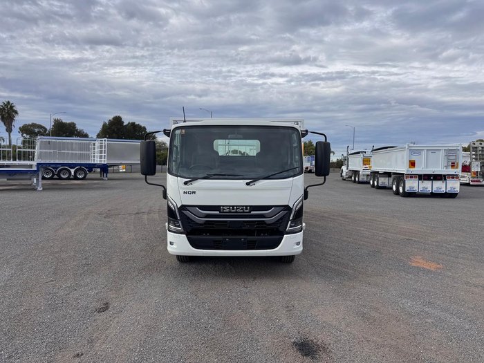 2025 Isuzu N Series NQR 88/80-190 AM D42