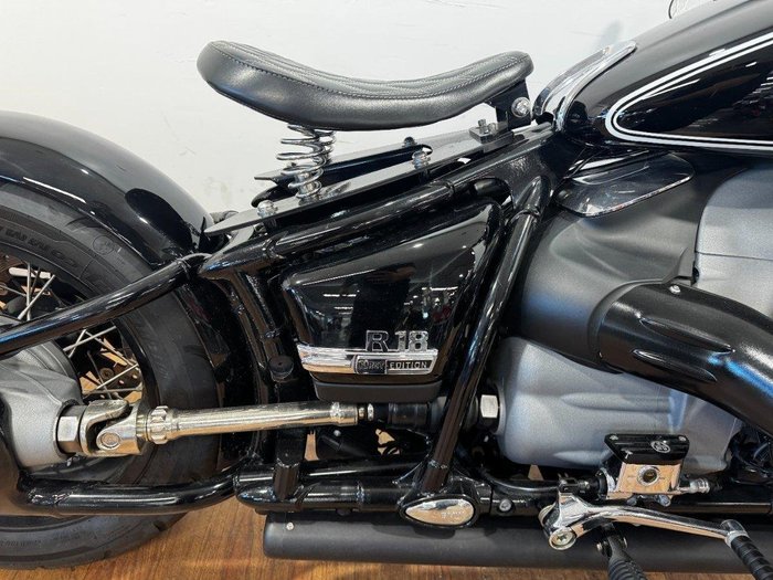 2021 BMW Motorrad R 18 Black