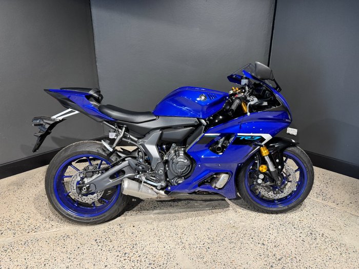 2024 Yamaha 2024 Yamaha 660CC YZF66 R7 BLUE