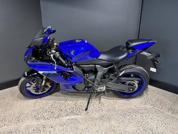 2024 Yamaha 2024 Yamaha 660CC YZF66 R7 BLUE