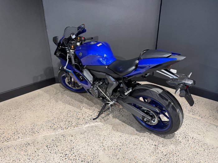 2024 Yamaha 2024 Yamaha 660CC YZF66 R7 BLUE