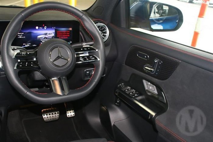 2025 Mercedes-Benz EQB 250+