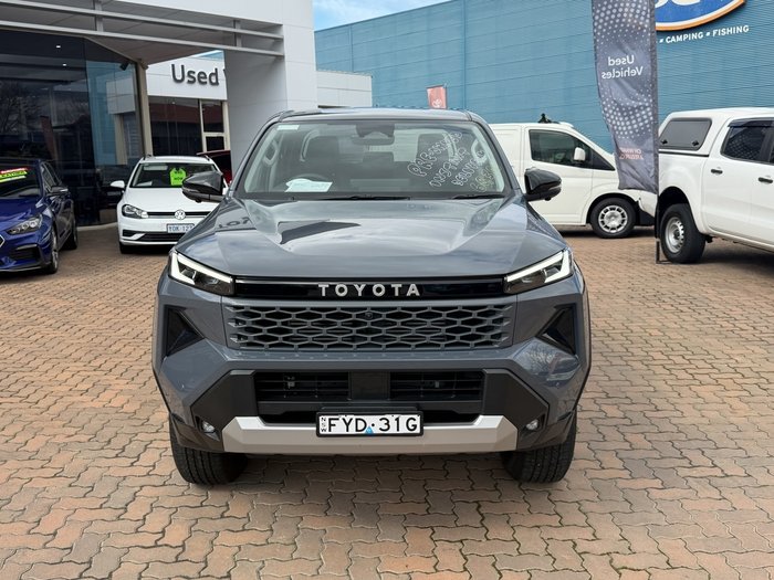 2025 Toyota Hilux 4x4