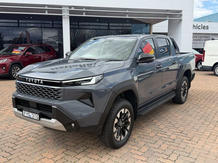 2025 Toyota Hilux 4x4